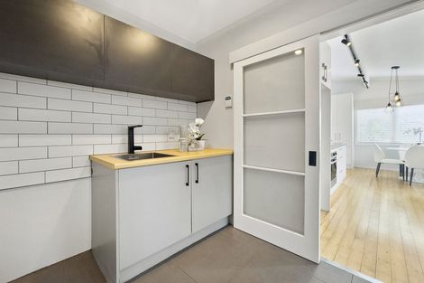 Photo of property in 84 Tiraumea Drive, Pakuranga, Auckland, 2010