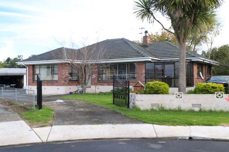 Photo of property in 92 Hallberry Road, Mangere East, Auckland, 2024