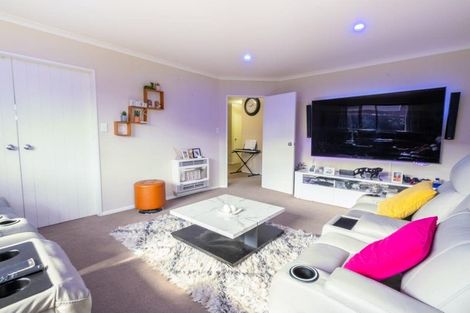 Photo of property in 33 Geneva Terrace, Kelvin Grove, Palmerston North, 4414