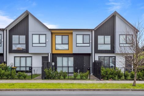 Photo of property in 75 Papatupu Way, Kumeu, 0810