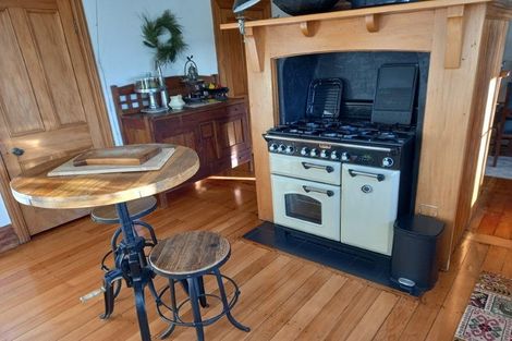 Photo of property in 10 Rawhiti Street, Vogeltown, New Plymouth, 4310