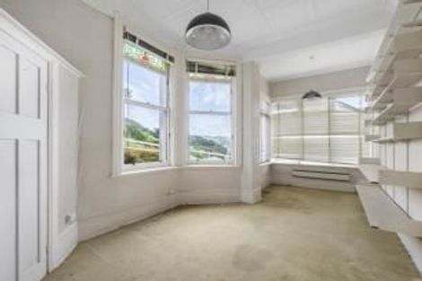 Photo of property in 49 The Crescent, Roseneath, Wellington, 6011
