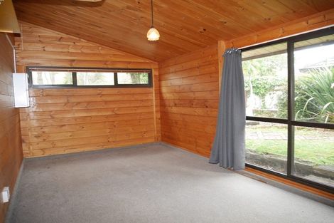 Photo of property in 1a Karaka Grove, Waikanae, 5036