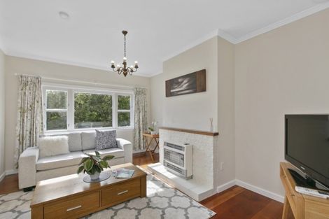 Photo of property in 16 Hathaway Avenue, Karori, Wellington, 6012