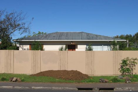 Photo of property in 55 Hepburn Road, Glendene, Auckland, 0602