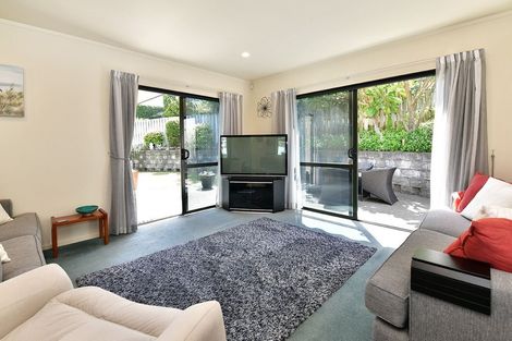 Photo of property in 2/8 Knott Road, Stanmore Bay, Whangaparaoa, 0932