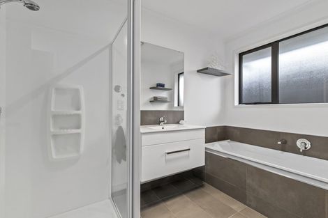 Photo of property in 10 Magnolia Close, Te Kauwhata, 3710