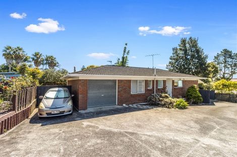 Photo of property in 1/10 May Avenue, Te Atatu South, Auckland, 0610