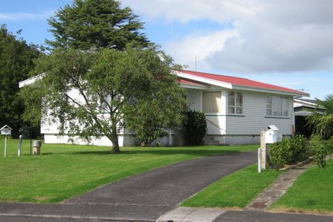 Photo of property in 25 Clinton Avenue, Te Atatu Peninsula, Auckland, 0610
