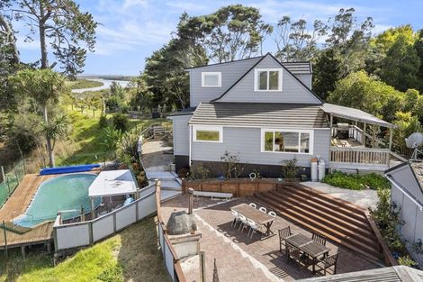 Photo of property in 85 Kaipara Coast Highway, Helensville, Kaukapakapa, 0871