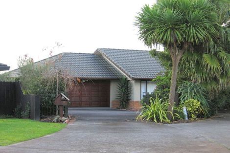 Photo of property in 18 Millisle Place, East Tamaki Heights, Auckland, 2016