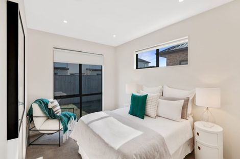 Photo of property in 35 Pepene Avenue, Takanini, 2112
