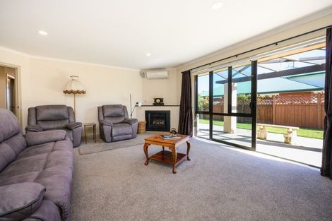 Photo of property in 48 Clearview Drive, Milson, Palmerston North, 4414