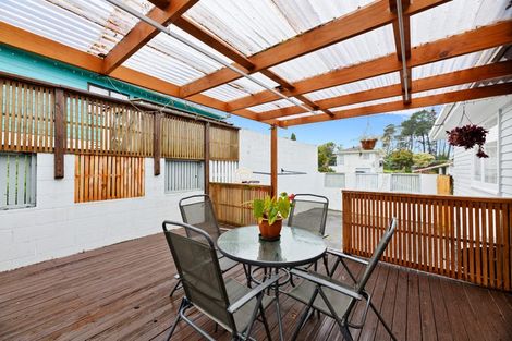 Photo of property in 31 Glenbervie Crescent, Massey, Auckland, 0614