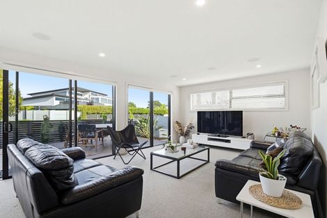 Photo of property in 572 Grenada Street, Papamoa Beach, Papamoa, 3118