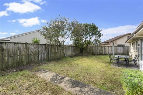 Photo of property in 14 Russett Grove, Henderson, Auckland, 0612