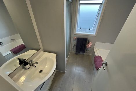 Photo of property in 27 Queens Park Crescent, Frankton, Hamilton, 3204