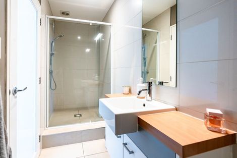 Photo of property in 11 Tiketike Way, Brooklyn, Wellington, 6021