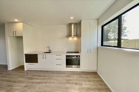 Photo of property in 5/12 Enderby Drive, Te Atatu Peninsula, Auckland, 0610