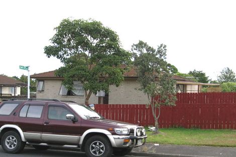 Photo of property in 21 Fitzherbert Avenue, West Harbour, Auckland, 0618