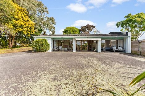 Photo of property in 51 Wairau Road, Oakura, 4314
