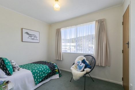 Photo of property in 7 Kew Grove, Wainuiomata, Lower Hutt, 5014