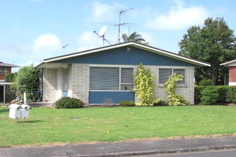 Photo of property in 2/3 Ian Place, Glendene, Auckland, 0602