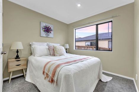 Photo of property in 9 Makora Road, Massey, Auckland, 0614