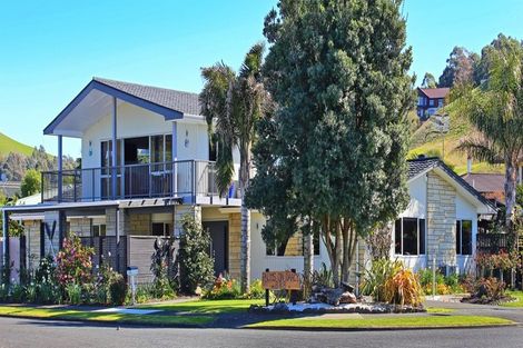 Photo of property in 6 D'arcy Place, Taradale, Napier, 4112