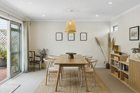 Photo of property in 2/6 The Parade, Island Bay, Wellington, 6023