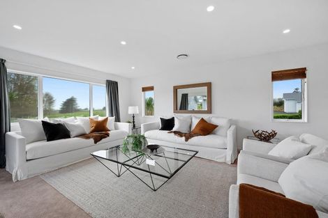 Photo of property in 1777 State Highway 16, Helensville, 0875