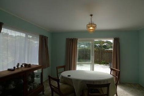 Photo of property in 5 Southern Cross Crescent, Island Bay, Wellington, 6023