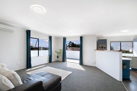 Photo of property in 2/25 Clearview Heights, Ranui, Auckland, 0612