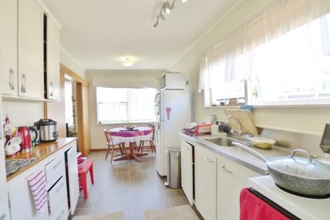 Photo of property in 5 Sunvue Road, Glen Eden, Auckland, 0602