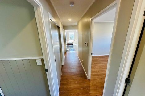 Photo of property in 92 Thurleigh Grove, Karori, Wellington, 6012