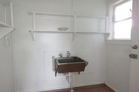 Photo of property in 16 Conlon Street, Reefton, 7830