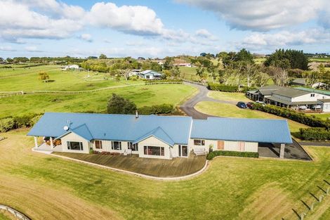 Photo of property in 337d Clarks Beach Road, Clarks Beach, Pukekohe, 2679