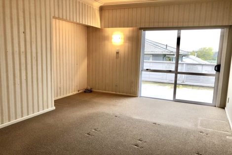 Photo of property in 100 Rosier Road, Glen Eden, Auckland, 0602