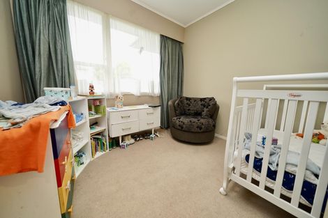 Photo of property in 4 D'urville Place, Kelvin Grove, Palmerston North, 4414