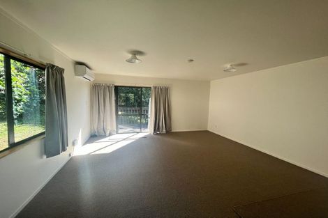 Photo of property in 2/21 Witheford Drive, Bayview, Auckland, 0629