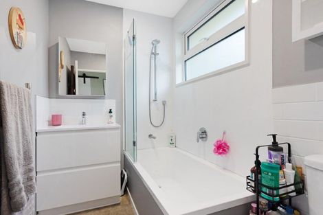 Photo of property in 107f1 Allington Road, Karori, Wellington, 6012