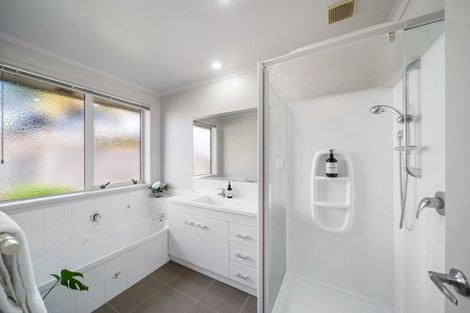 Photo of property in 25 Annandale Drive, Pyes Pa, Tauranga, 3112
