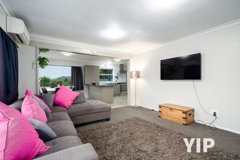 Photo of property in 5 Hallewell Crescent, Johnsonville, Wellington, 6037