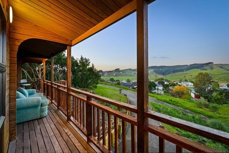 Photo of property in 17e Nelson Street, Helensville, 0800