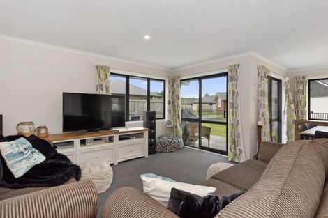 Photo of property in 15 Oolong Court, Huntington, Hamilton, 3210