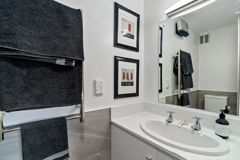 Photo of property in 1/42 Hallenstein Street, Queenstown, 9300