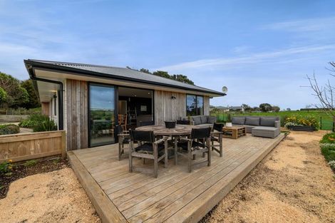 Photo of property in 2b Gossling Street, Okato, 4335