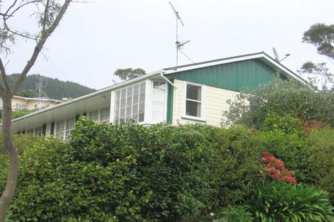 Photo of property in 5 Sunrise Boulevard, Tawa, Wellington, 5028