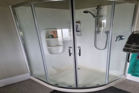 Photo of property in 35 Barbados Way, One Tree Point, 0118