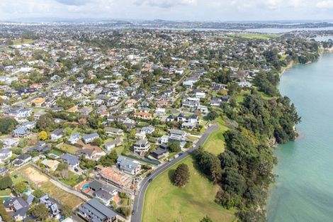 Photo of property in 75 Marine Parade, Mellons Bay, Auckland, 2014